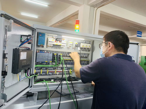 華順紀(jì)實(shí) 以真誠服務(wù)客戶，以行動(dòng)詮釋信息系統(tǒng)集成價(jià)值